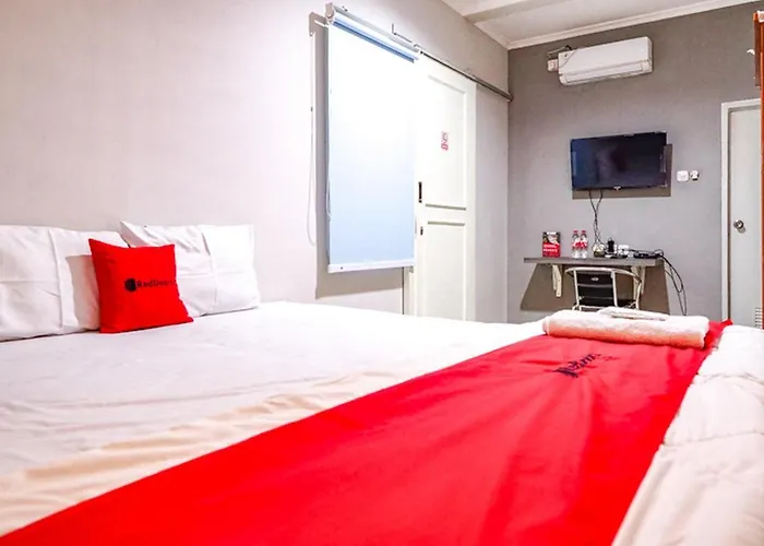 RedDoorz @ Citraland Surabaya Hotel